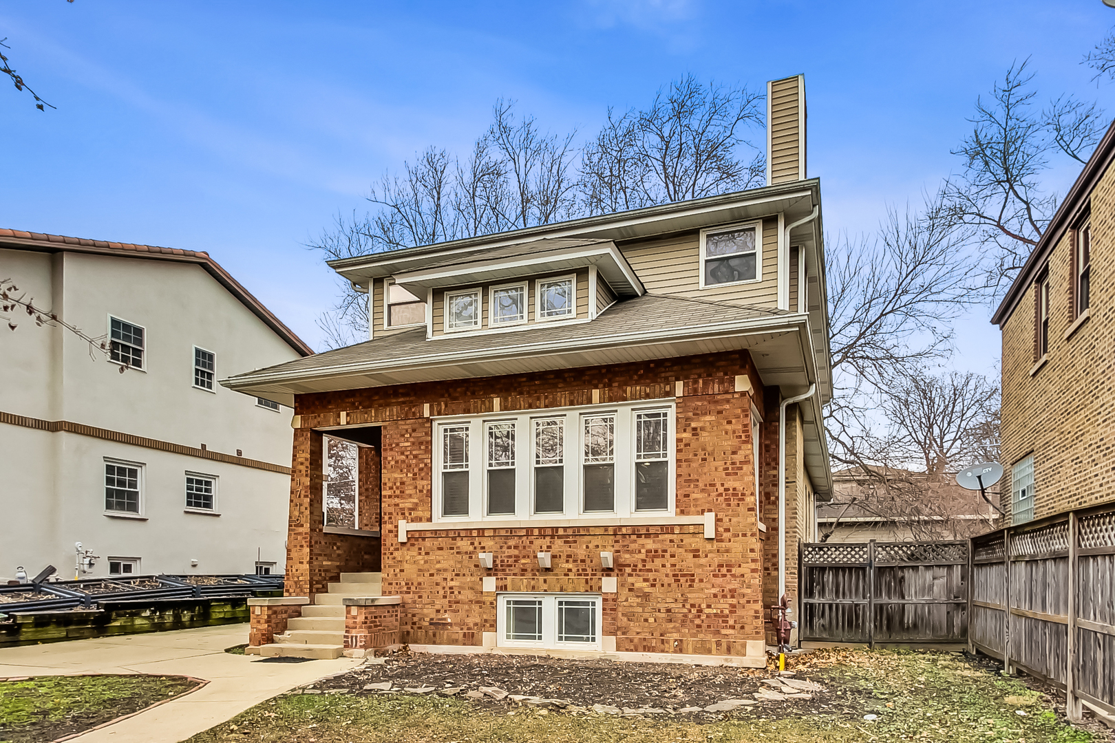 1716 W Beverly Glen Parkway