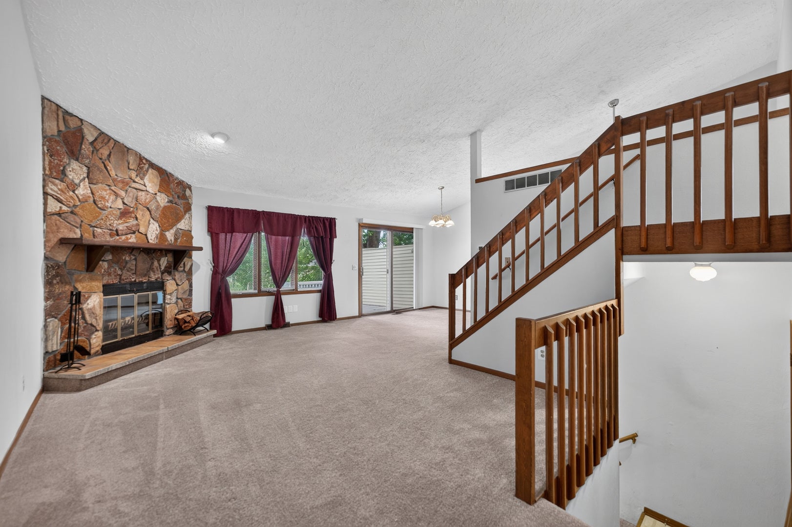 641 Amphitheater Drive 14