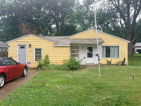 Photo of 3865 Johnson Avenue, Davenport, IA 52802 (MLS # 12666109)