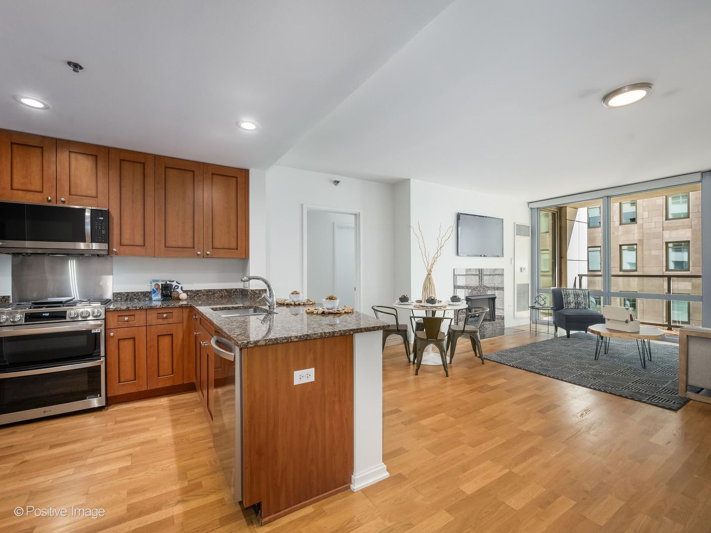 160 E Illinois Street 901