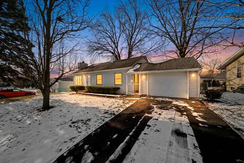 Tiny photo for 7652 Catalpa Avenue, Woodridge, IL 60517 (MLS # 12539385)