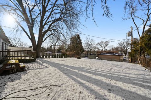 Tiny photo for 7652 Catalpa Avenue, Woodridge, IL 60517 (MLS # 12539385)