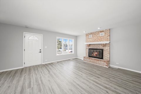 Tiny photo for 7652 Catalpa Avenue, Woodridge, IL 60517 (MLS # 12539385)