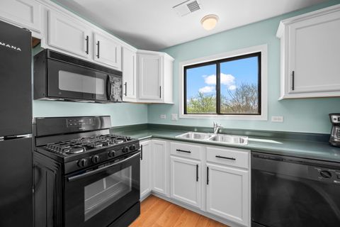 Tiny photo for 831 E Coach Road #4, Palatine, IL 60074 (MLS # 12623433)