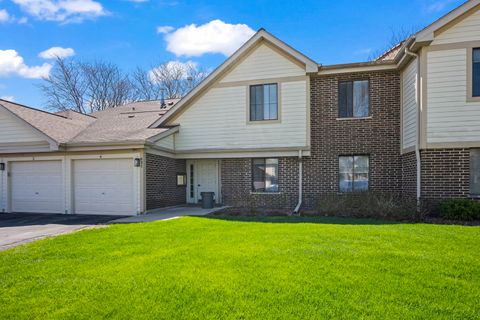 Photo of 831 E Coach Road #4, Palatine, IL 60074 (MLS # 12623433)