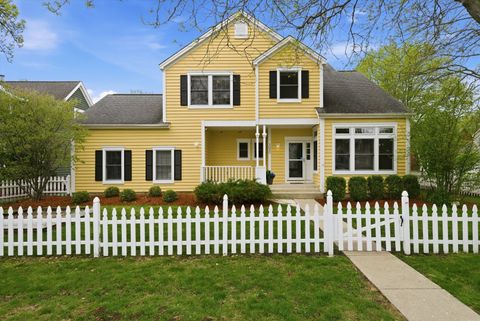 Photo of 1030 Mount Vernon Drive, Grayslake, IL 60030 (MLS # 12594505)