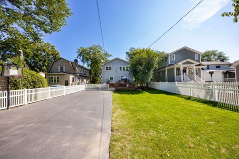 Tiny photo for 306 Northwood Road, Riverside, IL 60546 (MLS # 12607694)