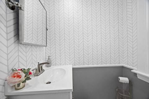 Tiny photo for 306 Northwood Road, Riverside, IL 60546 (MLS # 12607694)