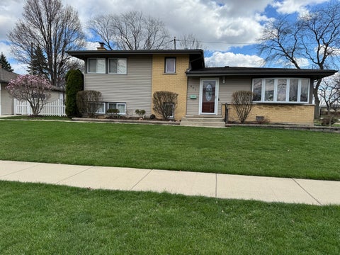 Tiny photo for Mount Prospect, IL 60056 (MLS # 12682187)