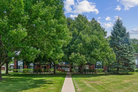 Tiny photo for 2434 Brandenberry Court #2A, Arlington Heights, IL 60004 (MLS # 12715286)