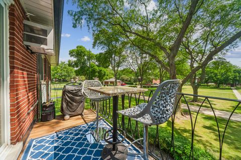 Tiny photo for 2434 Brandenberry Court #2A, Arlington Heights, IL 60004 (MLS # 12715286)