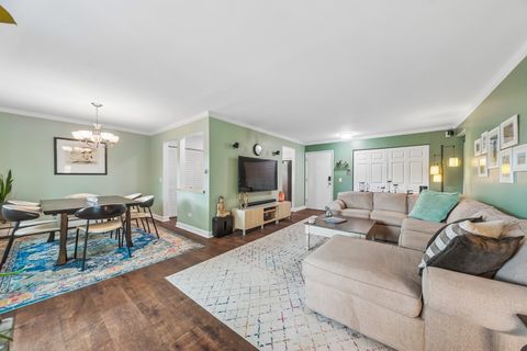 Tiny photo for 2434 Brandenberry Court #2A, Arlington Heights, IL 60004 (MLS # 12715286)