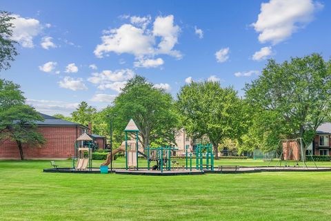 Tiny photo for 2434 Brandenberry Court #2A, Arlington Heights, IL 60004 (MLS # 12715286)