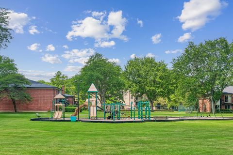Tiny photo for 2434 Brandenberry Court #2A, Arlington Heights, IL 60004 (MLS # 12715286)