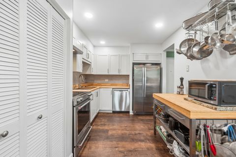 Tiny photo for 2434 Brandenberry Court #2A, Arlington Heights, IL 60004 (MLS # 12715286)