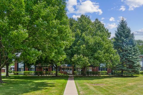 Tiny photo for 2434 Brandenberry Court #2A, Arlington Heights, IL 60004 (MLS # 12715286)