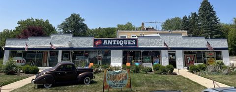 890 Lake Avenue Woodstock IL 60098
