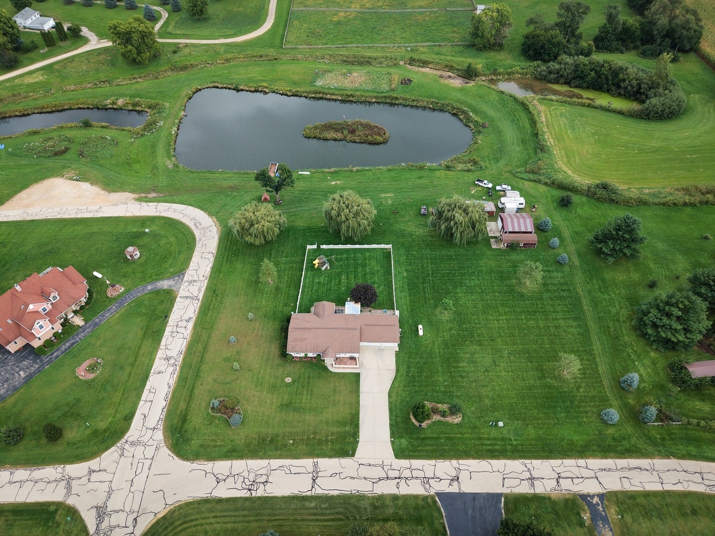 1910 Lakeview Lane