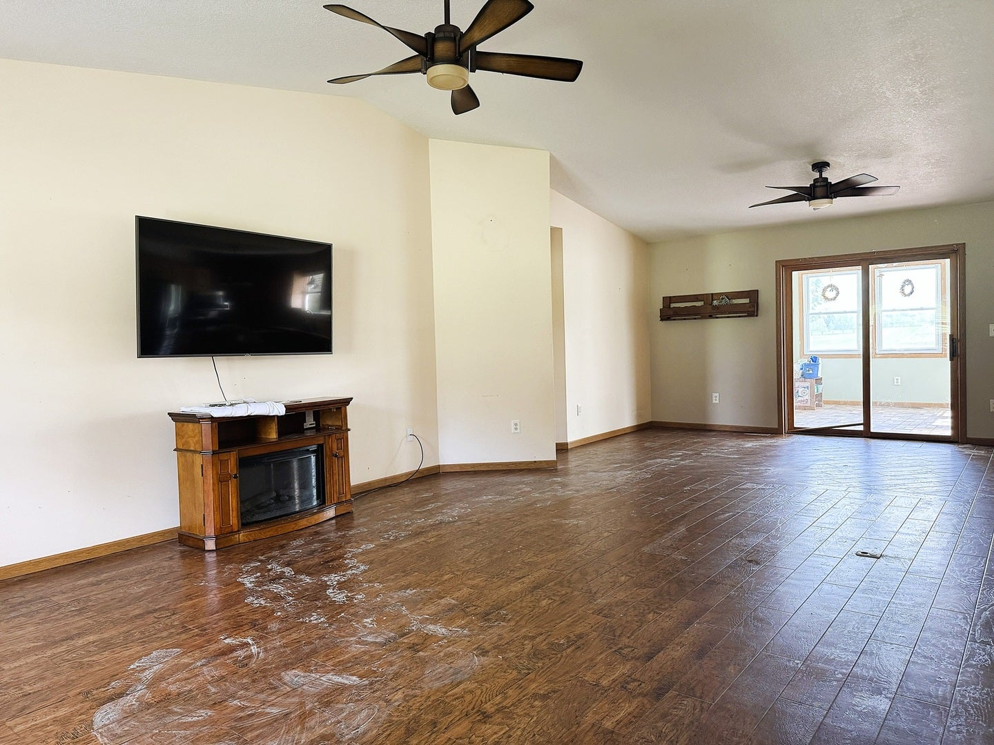 1910 Lakeview Lane