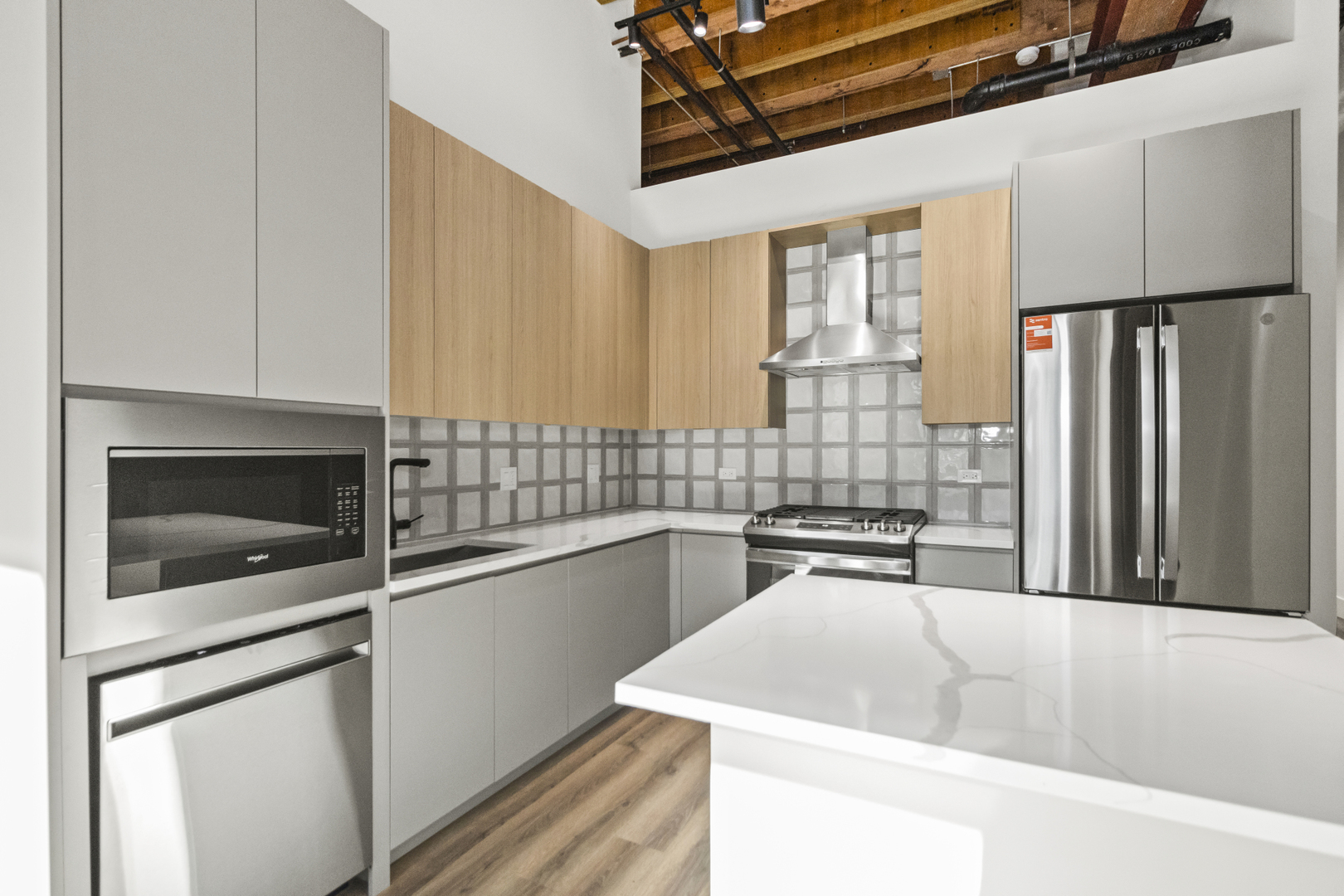 153 W Ohio Street 406