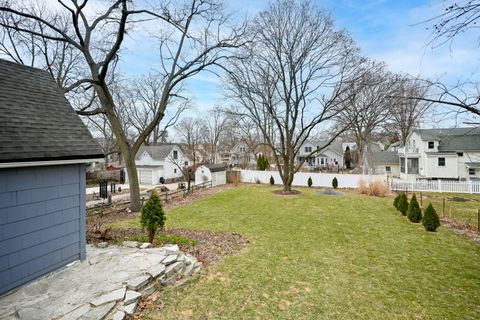 Tiny photo for 421 E Willow Avenue, Wheaton, IL 60187 (MLS # 12578814)