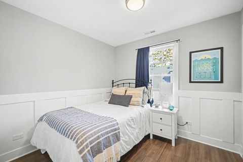 Tiny photo for 421 E Willow Avenue, Wheaton, IL 60187 (MLS # 12578814)