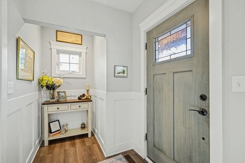 Tiny photo for 421 E Willow Avenue, Wheaton, IL 60187 (MLS # 12578814)