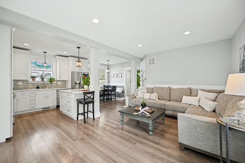 Tiny photo for 421 E Willow Avenue, Wheaton, IL 60187 (MLS # 12578814)