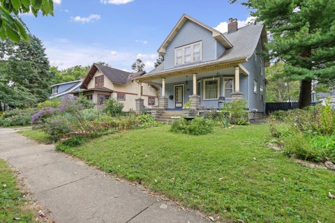 Photo of 711 S Prairie Street, Champaign, IL 61820 (MLS # 12778422)