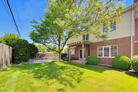 Tiny photo for 626 N VAN AUKEN Street, Elmhurst, IL 60126 (MLS # 12664053)