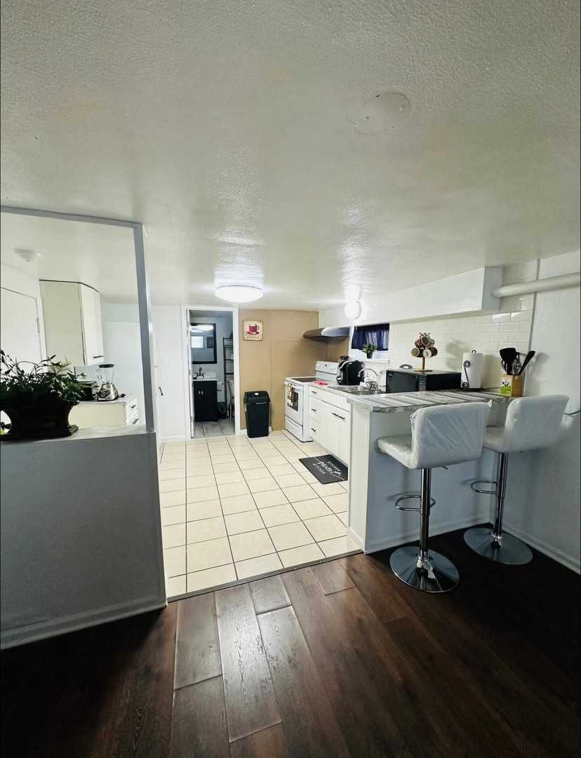 2727 N Oak Park Avenue