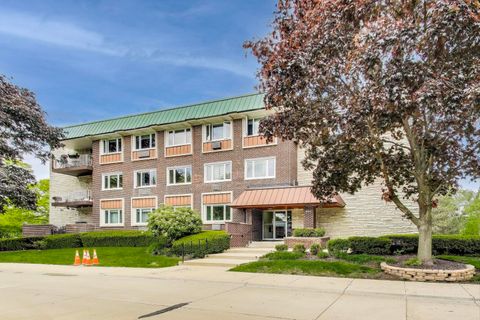 2700 E Bel Aire Drive 202 Arlington Heights IL 60004