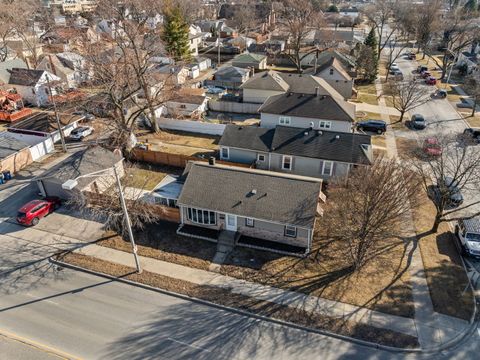 Tiny photo for 9301 S 54th Court, Oak Lawn, IL 60453 (MLS # 12598101)