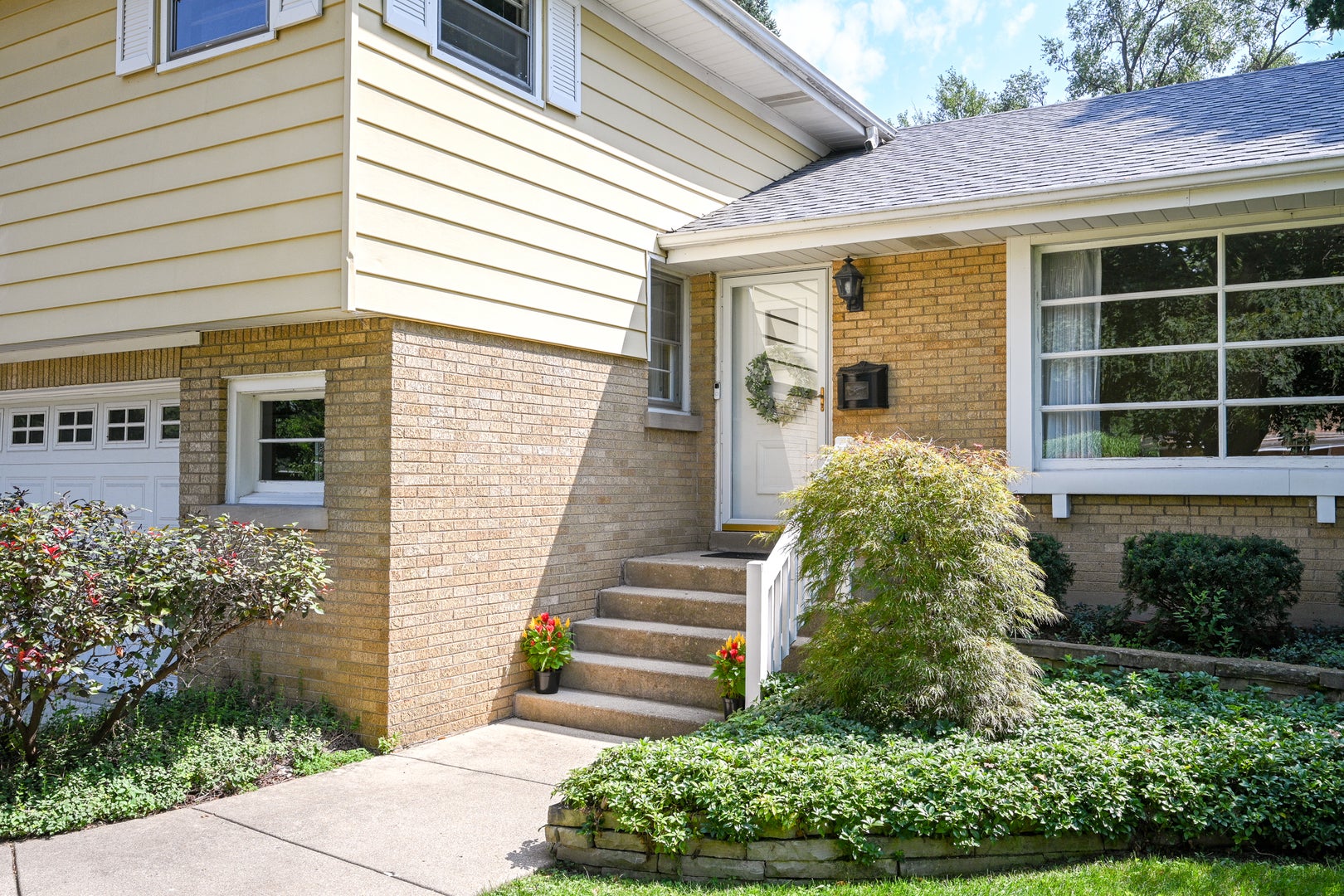 218 W Elm Street