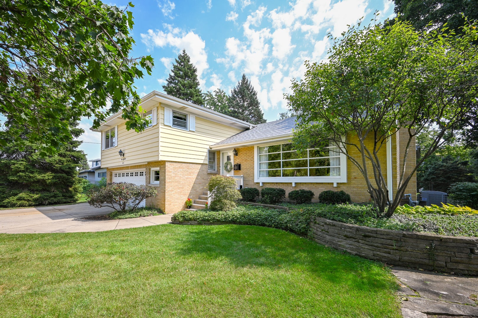 218 W Elm Street