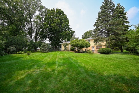 Tiny photo for 218 W Elm Street, Wheaton, IL 60189 (MLS # 12747013)