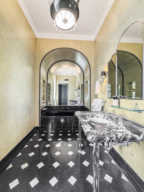 Tiny photo for 1260 N Astor Street #7, Chicago, IL 60610 (MLS # 12743102)