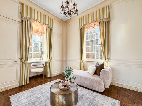 Tiny photo for 1260 N Astor Street #7, Chicago, IL 60610 (MLS # 12743102)