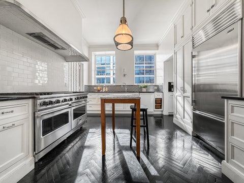 Tiny photo for 1260 N Astor Street #7, Chicago, IL 60610 (MLS # 12743102)