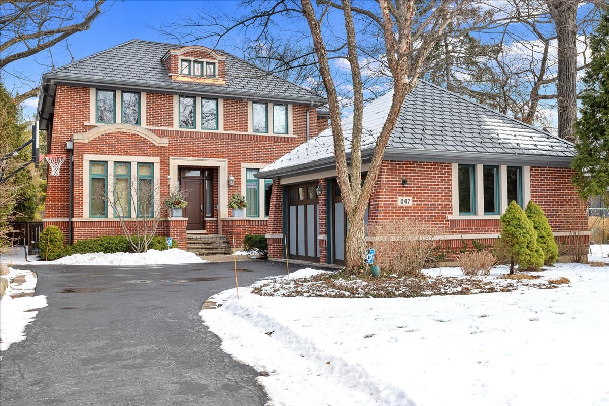 847 Valley Road