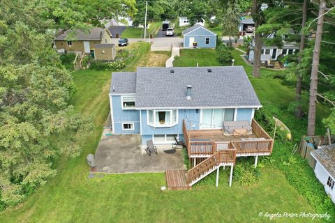 Photo of 4813 Wildwood Drive, McHenry, IL 60051 (MLS # 12710247)