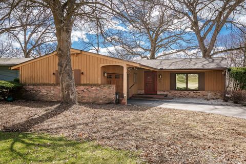 Photo of 5005 MOHAWK Road, Rockford, IL 61107 (MLS # 12591926)