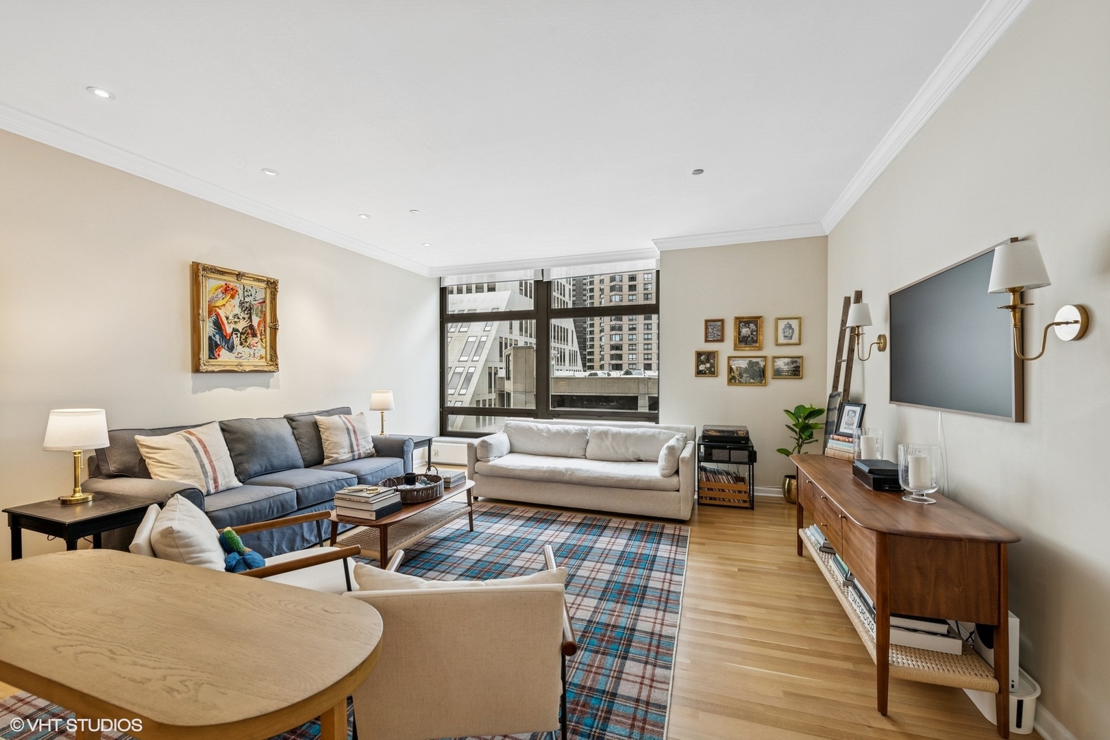 680 N Lake Shore Drive 816