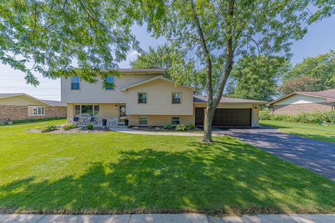 Photo of 220 Pfaff Drive, Frankfort, IL 60423 (MLS # 12619981)