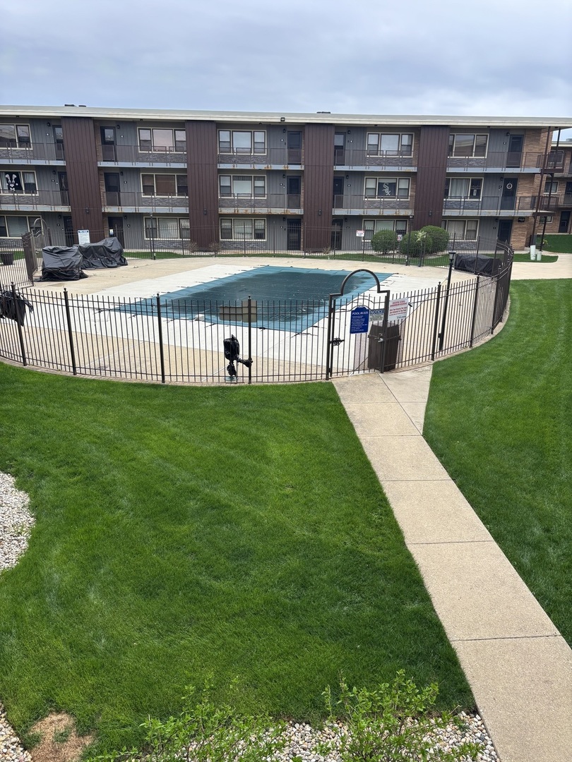 9608 W Higgins Road 2c