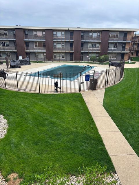Tiny photo for 9608 W Higgins Road #2c, Rosemont, IL 60018 (MLS # 12618074)