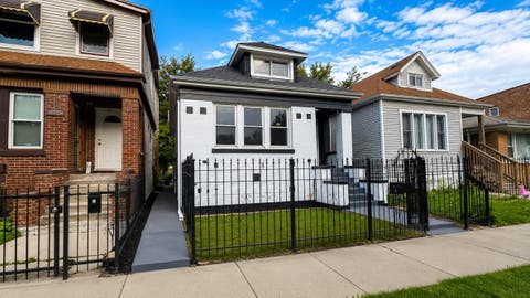 Photo of 6818 S Wood Street, Chicago, IL 60636 (MLS # 12702761)