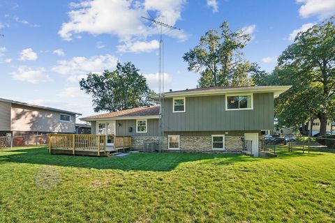 Tiny photo for 125 Kimber Drive, New Lenox, IL 60451 (MLS # 12491289)