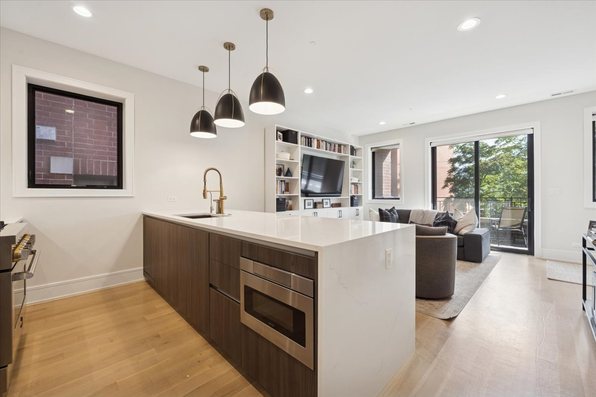 2228 W Belmont Avenue 2