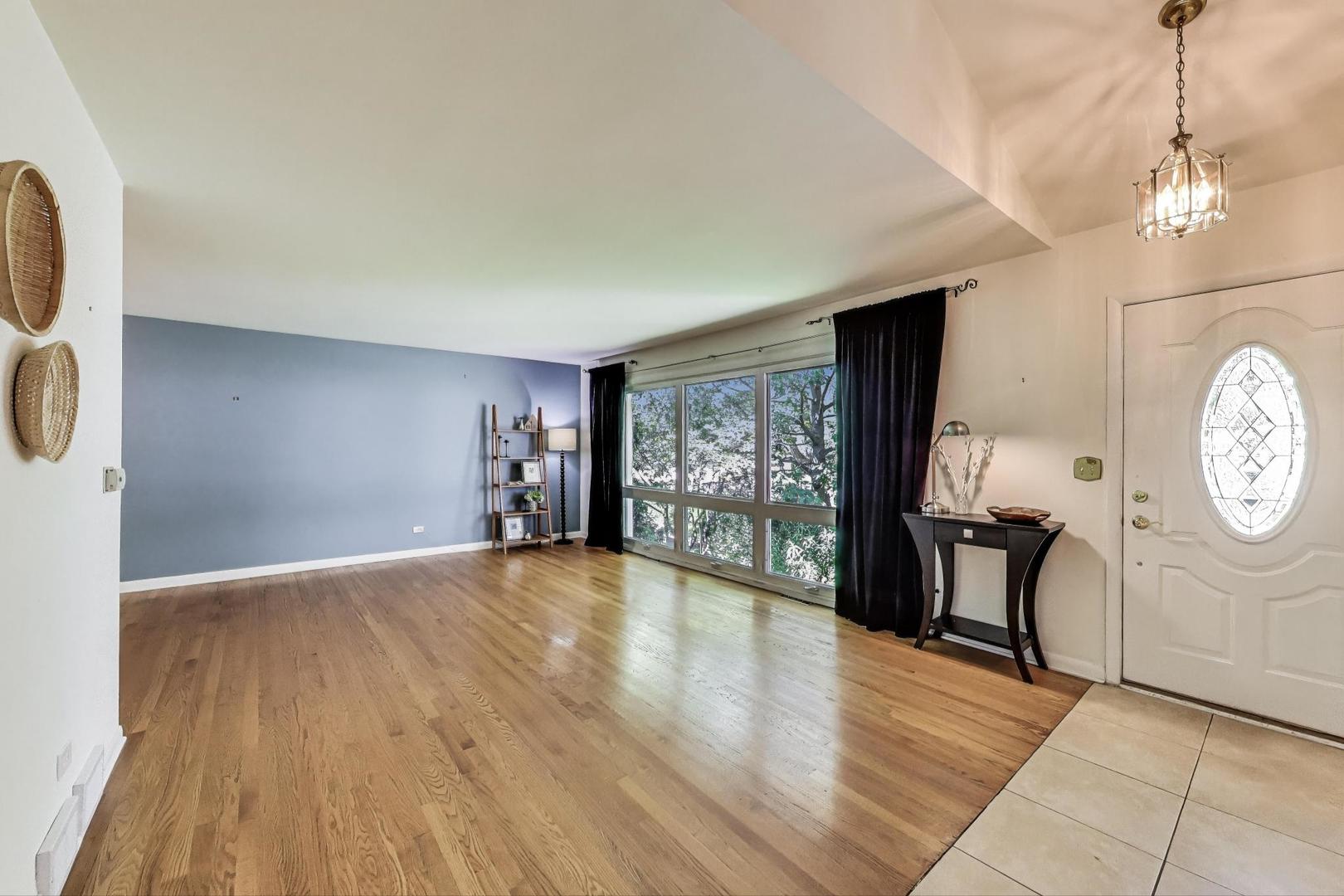 207 W Orchard Place